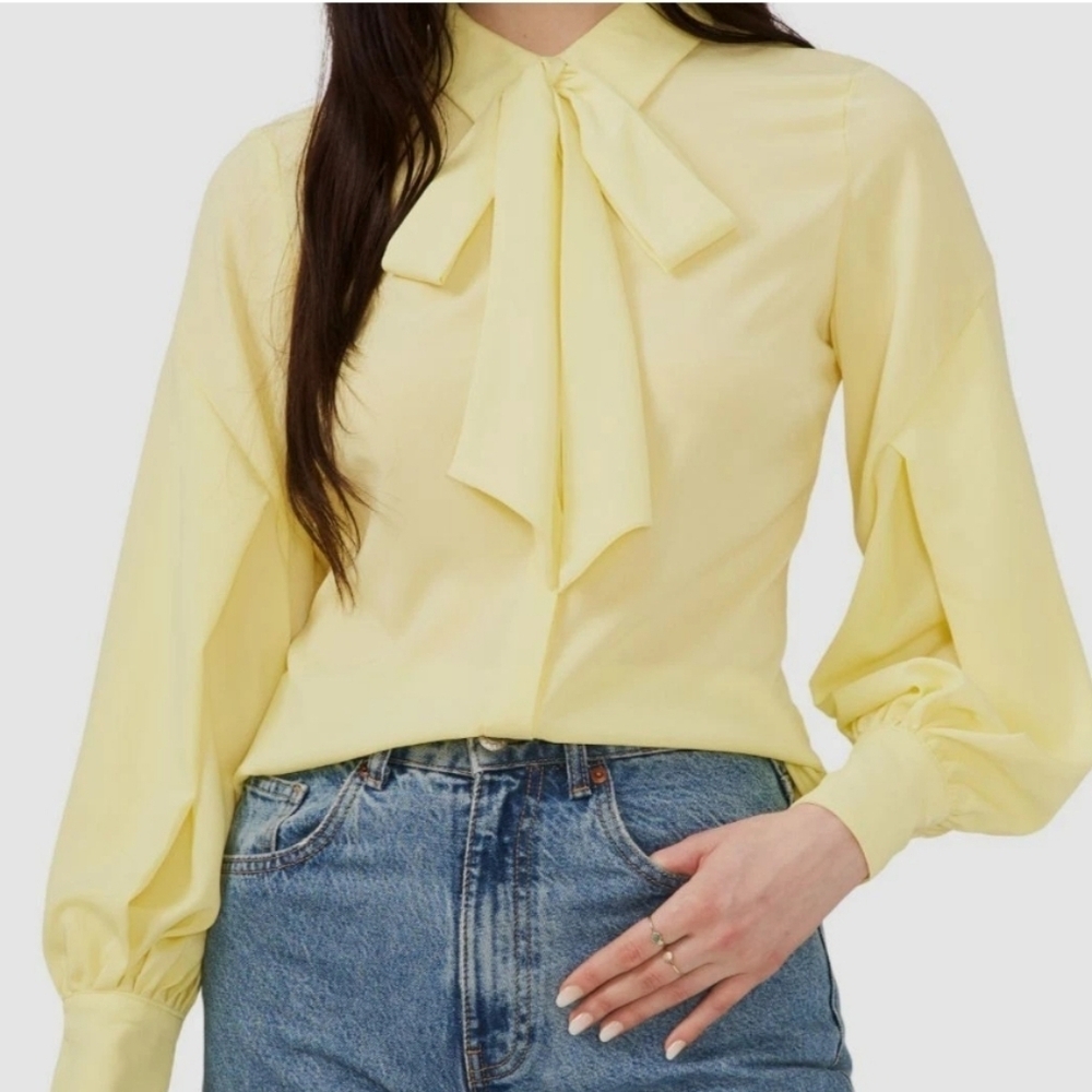 Riley & Rae Yellow Long Sleeve Tie Front Blouse, XSMALL
